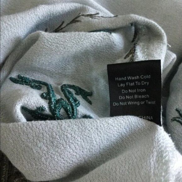 OFF White Boho Embroidered w/ Floral Detail Top - Picture 15 of 16